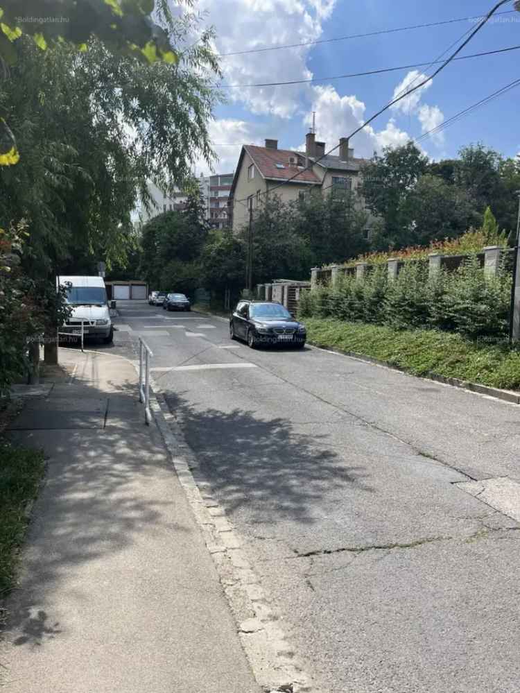 Telek Kiadó , Budapest, Közép-Magyarország