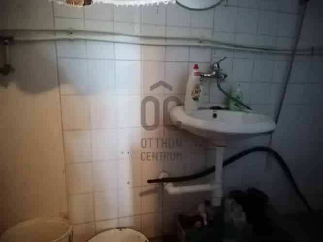 Bezerédi eladó családi ház, H496804