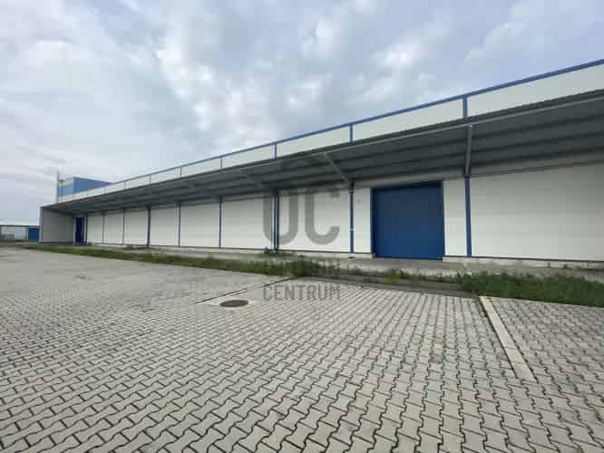 Szombathelyi kiadó kereskedelmi ingatlan, UZ017939