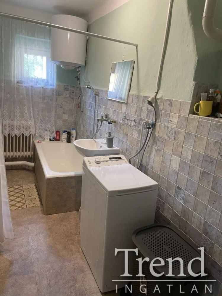 Ház Kiadó , Dunaújvárosi járás, Dunántúl