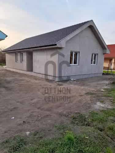 Abai eladó újépítésű családi ház, U0046843