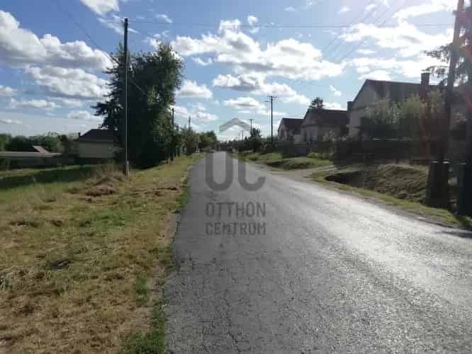 Pölöskei eladó telek, T036833