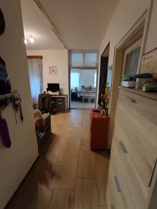 Ház Kiadó , Székesfehérvár, Dunántúl