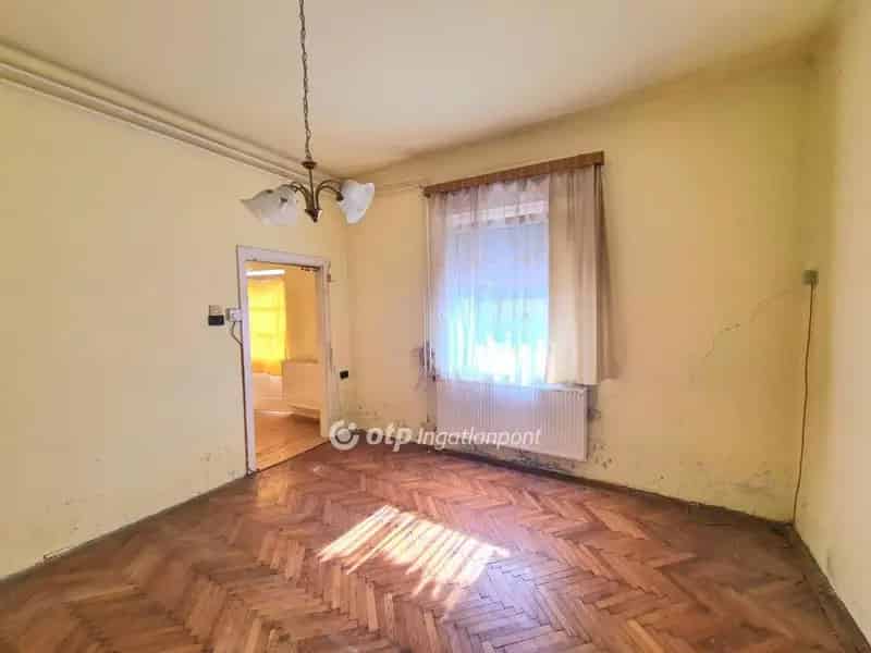 Ház Kiadó , Budapest, Közép-Magyarország