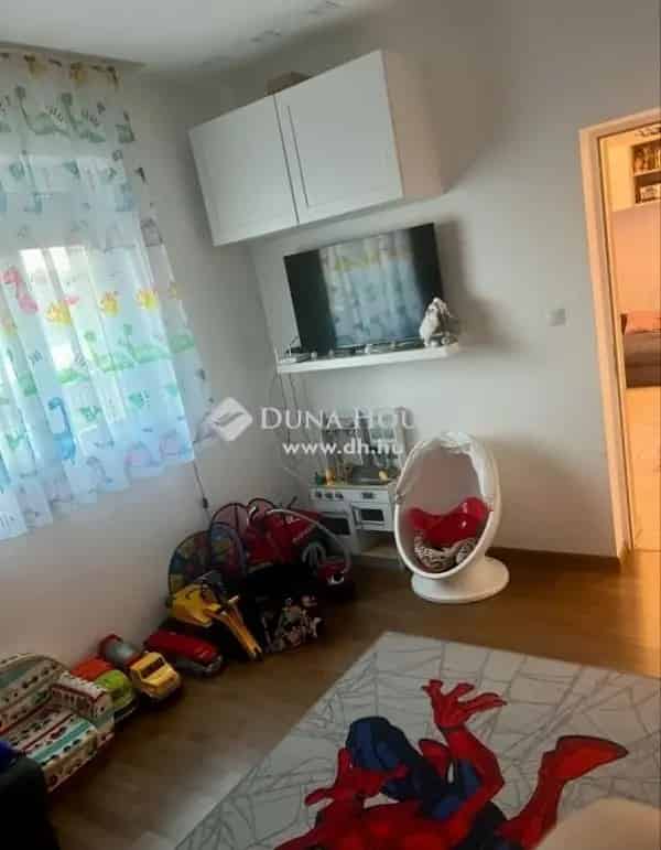 Ház Kiadó , Esztergomi járás, Dunántúl