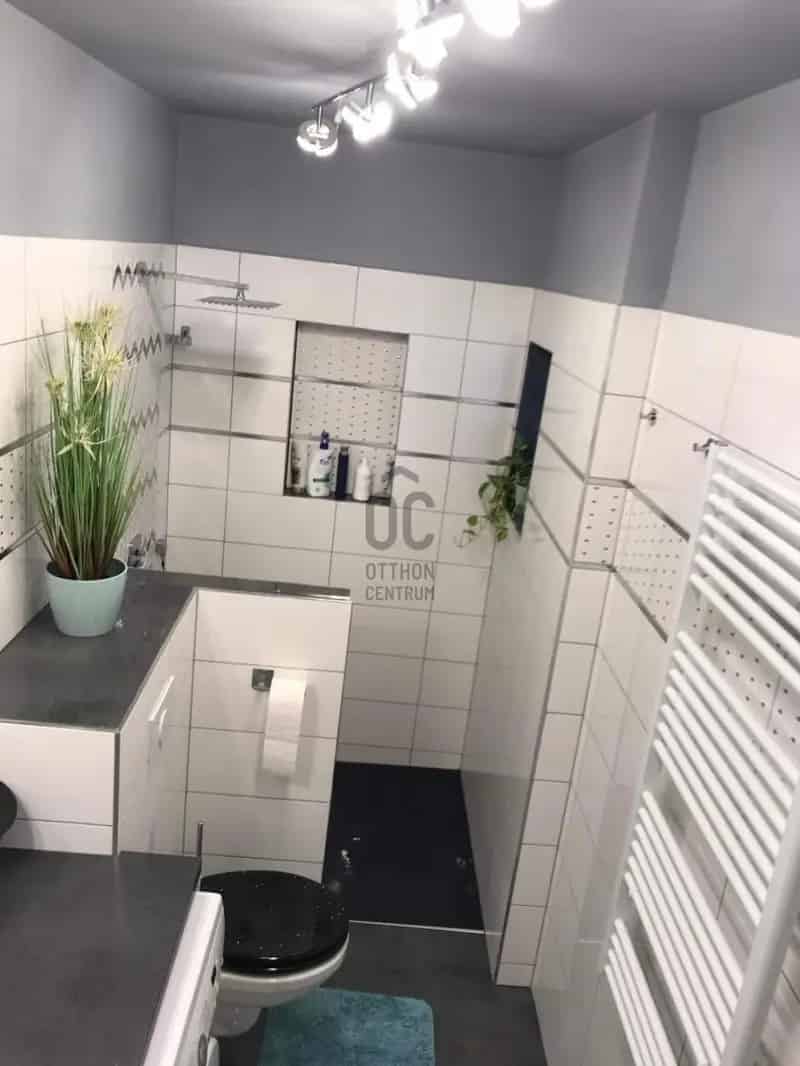Ház Kiadó , Pilisvörösvári járás, Közép-Magyarország