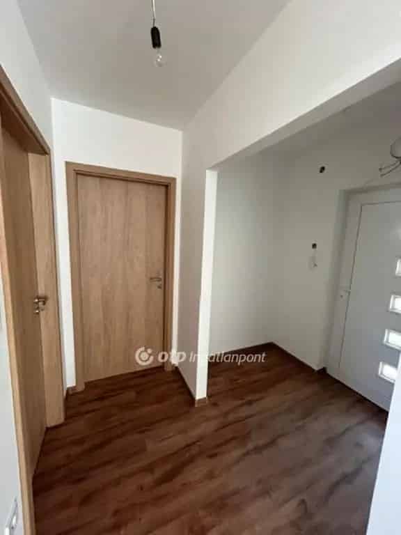 Ház Kiadó , Martonvásári járás, Dunántúl
