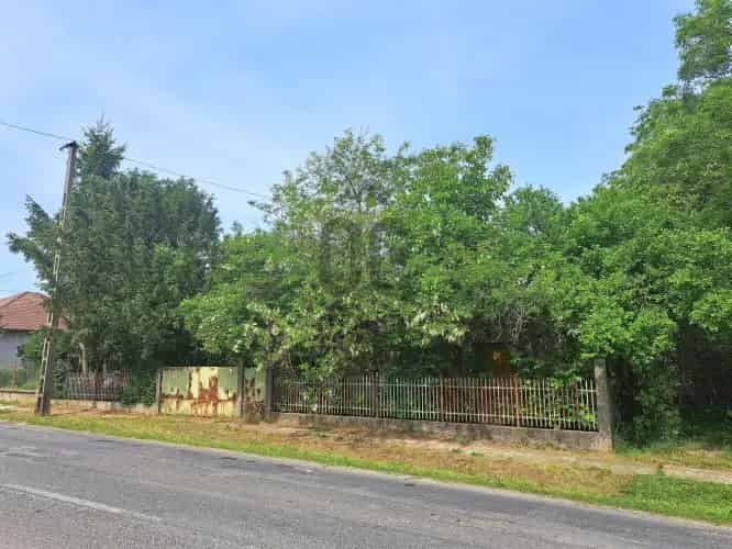 Téti eladó telek, T040133