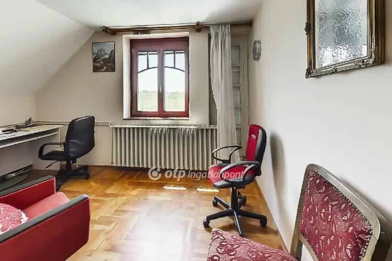 240 m² családi ház Cegléd kertvárosban 3995 m² telekkel