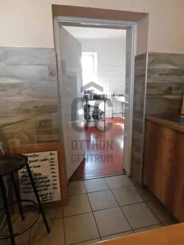 Budapest IV. kerületi eladó kereskedelmi ingatlan, UZ018164