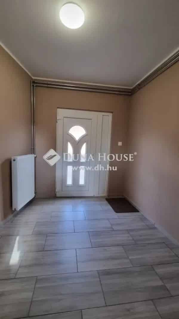 Felujitott 150m2-es csaladhaz 4 szobaval Elado