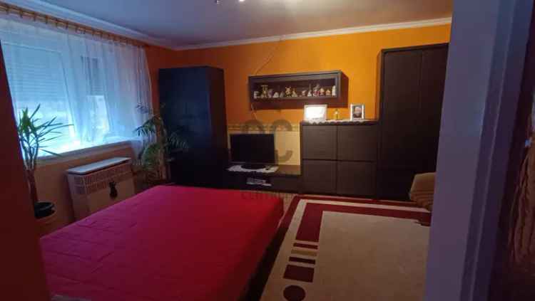 Úrii eladó családi ház, DHZ070766