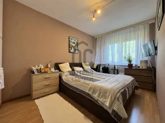 Veszprémi eladó panel lakás, DLK038885