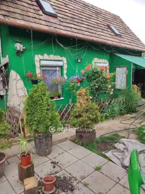 Ház Kiadó , Tatabányai járás, Dunántúl