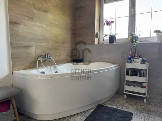 Budapest IV. kerületi eladó családi ház, DHZ028152