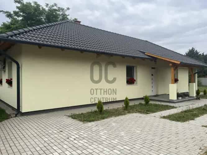 Abonyi eladó újépítésű családi ház, U0048150