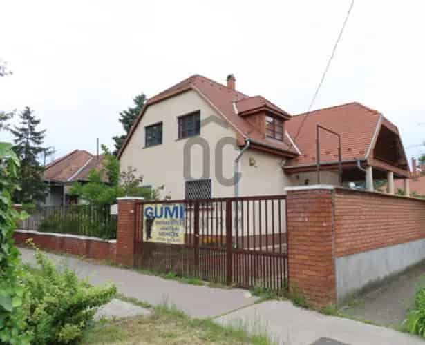 Budapest IV. kerületi eladó családi ház, DHZ059280