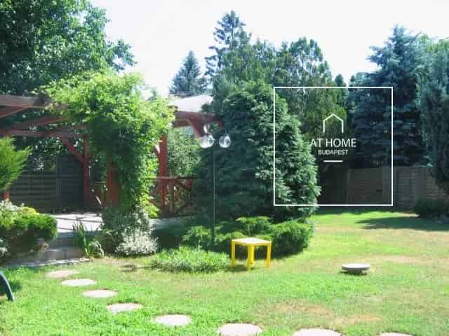 Gyönyörű önálló családi ház kiadó II/A. kerület, Széphalom