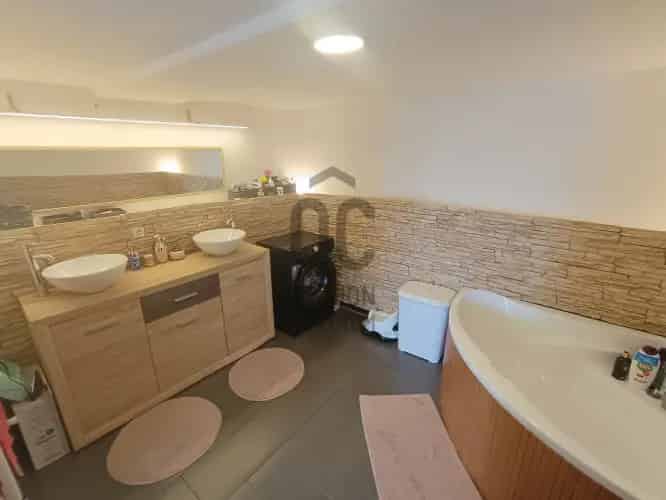 Váci eladó családi ház, H504520