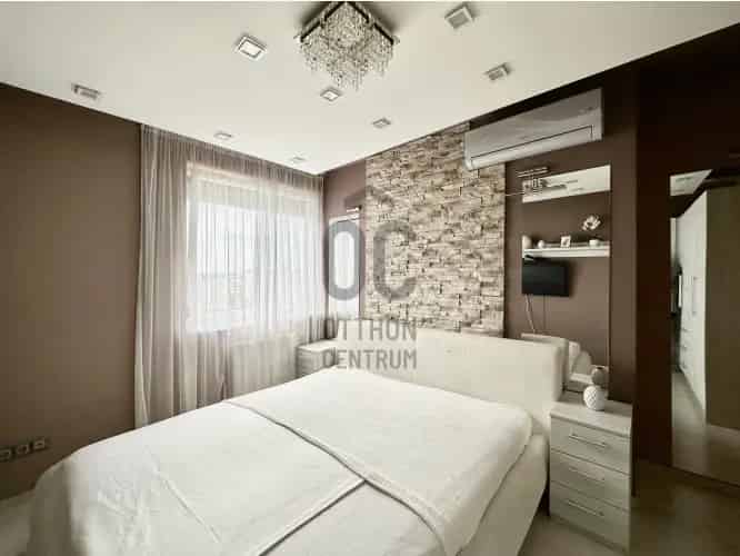 Pécsi eladó lakás, DLK074271