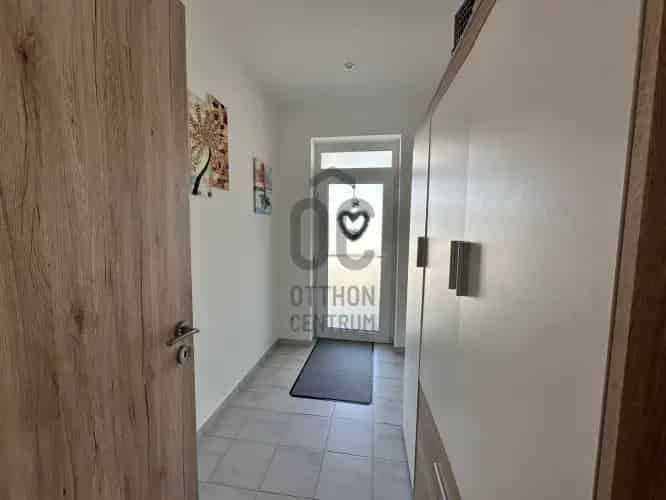 Koroncói eladó családi ház, H505002