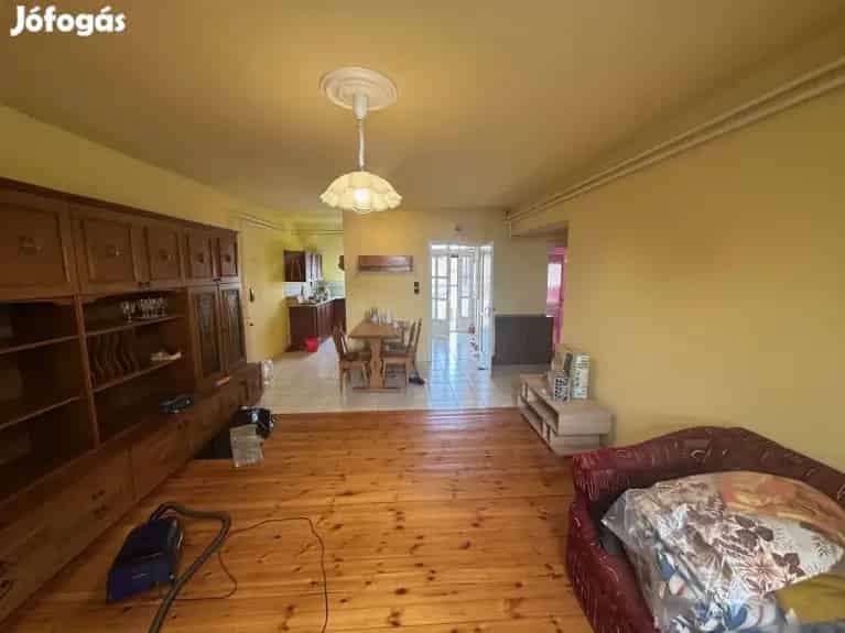 ESZE TAMÁS UTCAI 2,5 SZOBÁS LAKÁS 60 M2-ES TELEKKEL - Kaposvár, Lakás - Jófogás Ingatlan